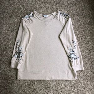 EMBROIDERED SWEATSHIRT